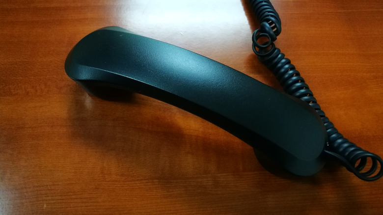 Telephone setting on desk