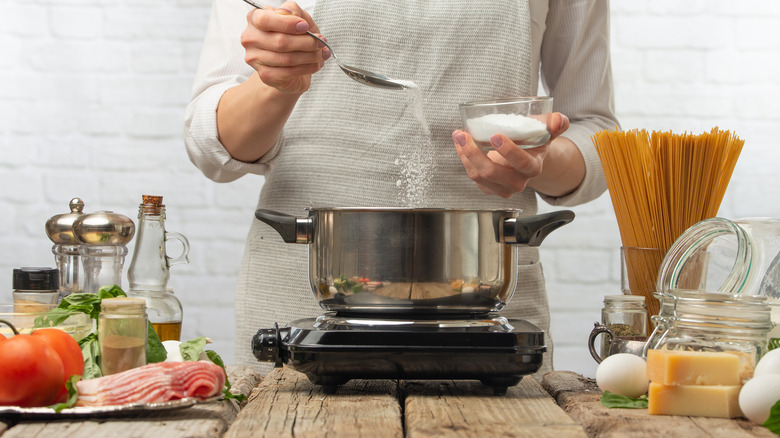 Adding salt to pasta water