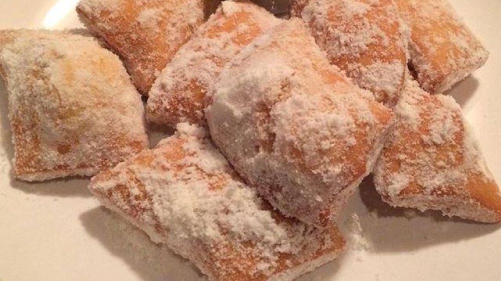 Close up of Olive Garden Zeppoli