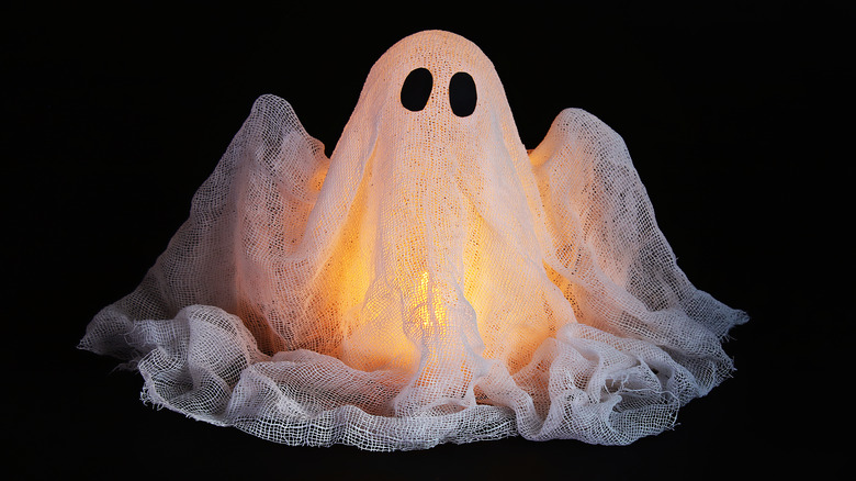 Halloween cheesecloth ghost