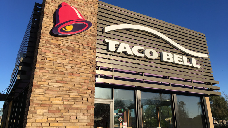 Taco Bell facade 