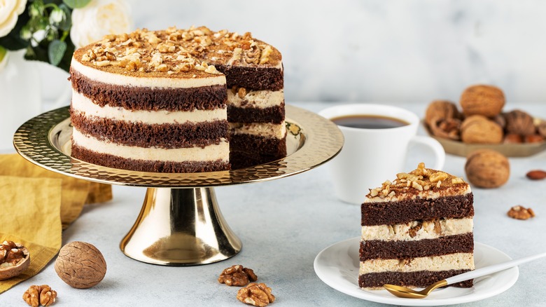 Round layered cake