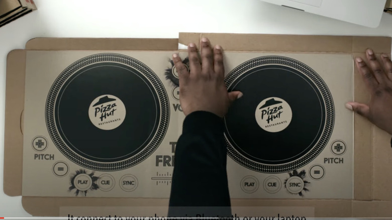 Pizza Hut turntable box