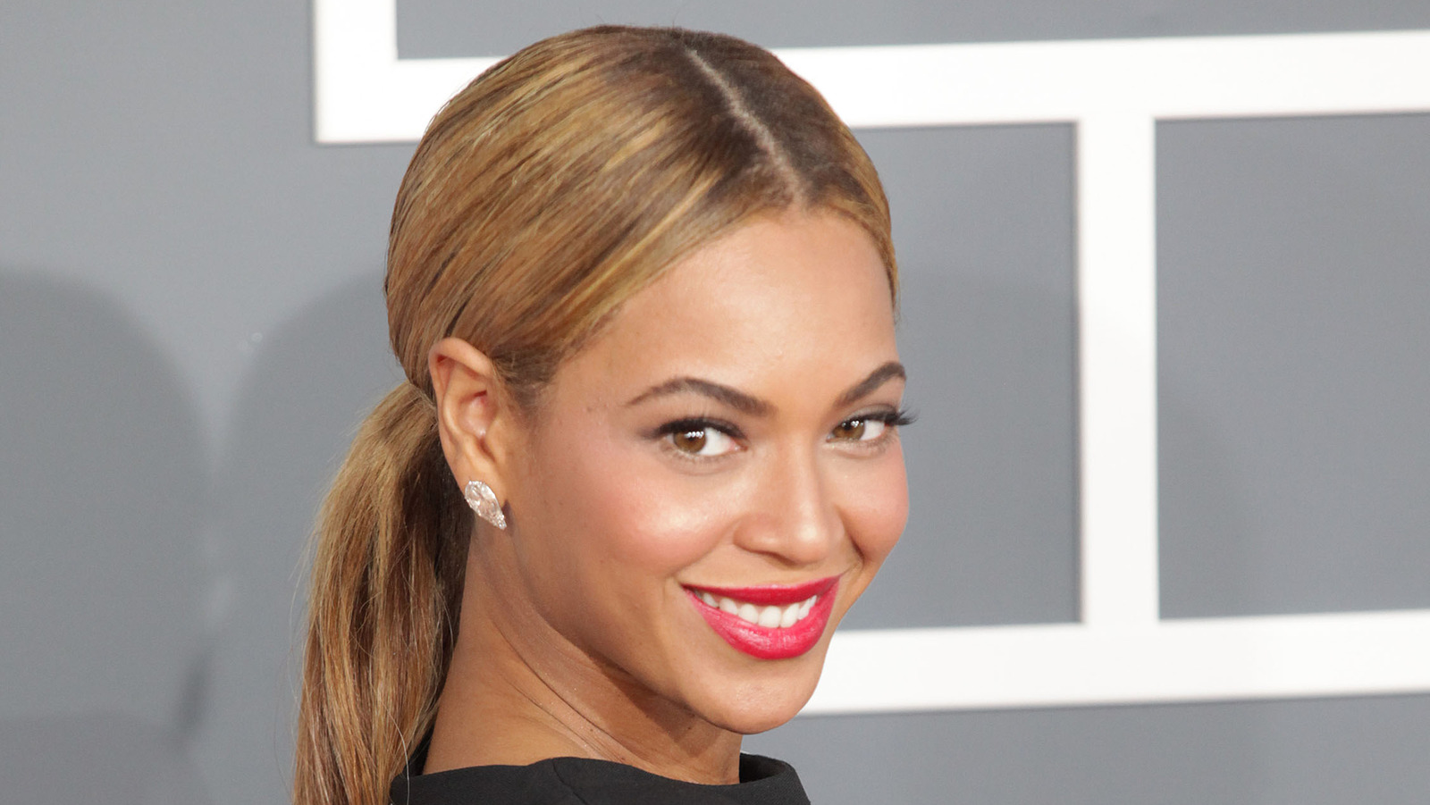 the-surprising-amount-of-water-beyonce-drinks-every-day