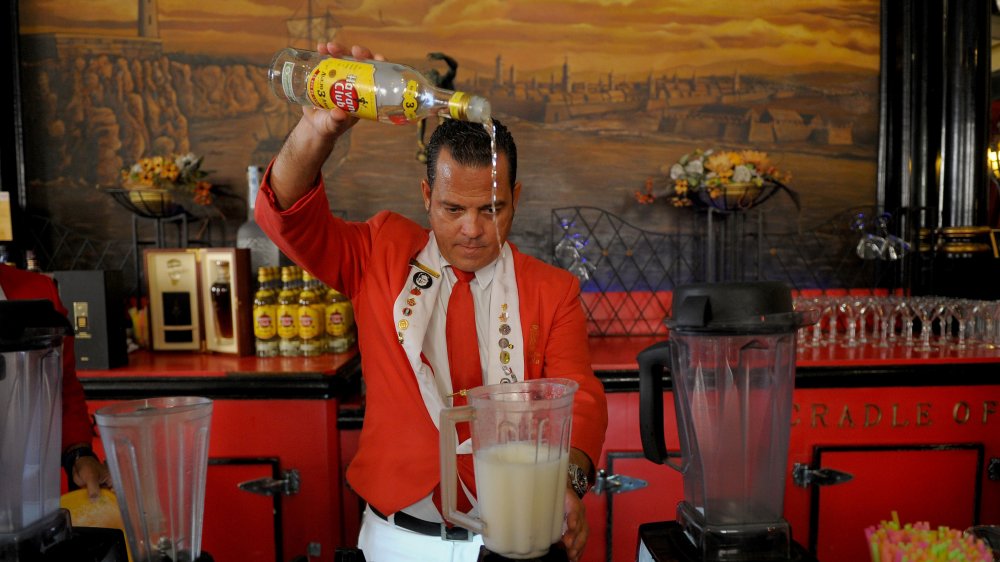 Bar Floridita bartender making a daiquiri