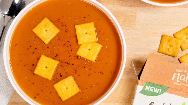 Back to Nature Cheddalicious crackers tomato soup