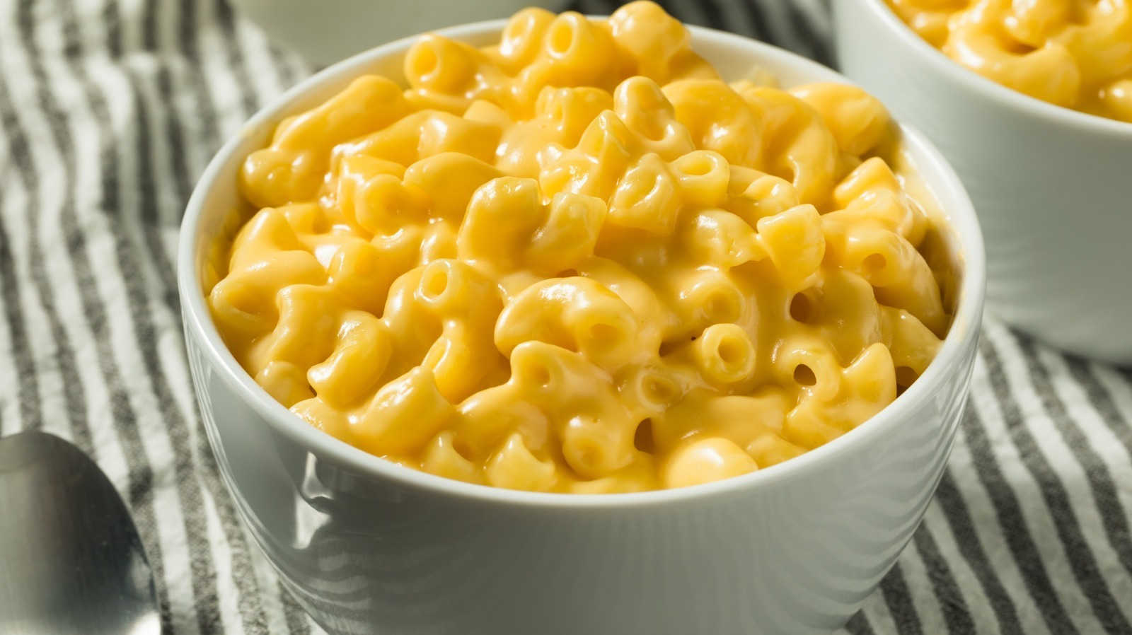 The Surprising Sweet Ingredient You Should Be Adding To Your Mac And Cheese