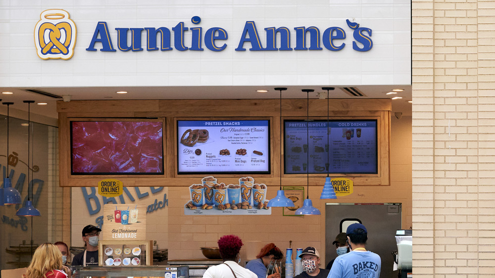 Auntie Anne's mall storefront