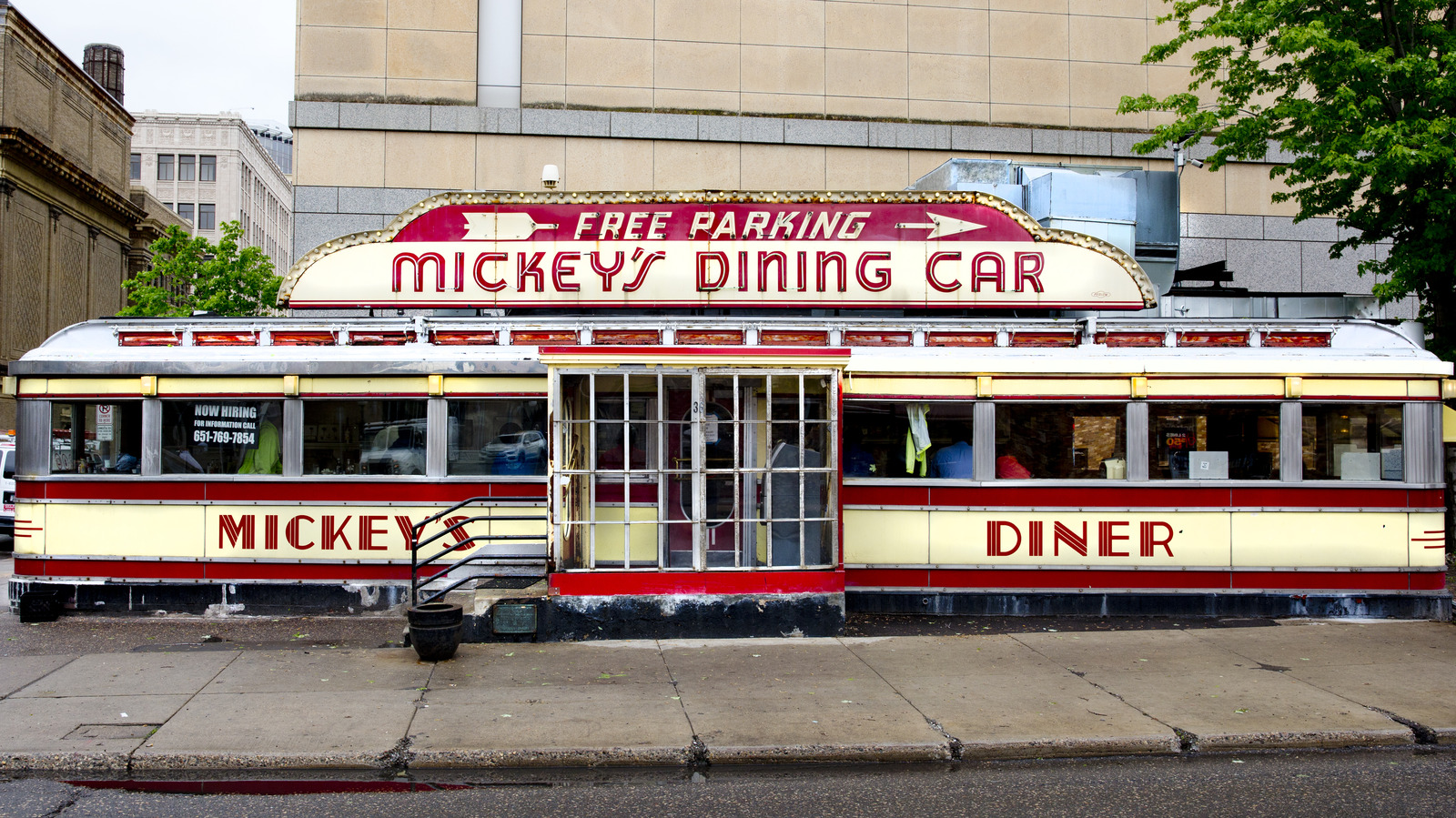 The Surprisingly Practical Reason So Many Old Diners Look Like Train Cars