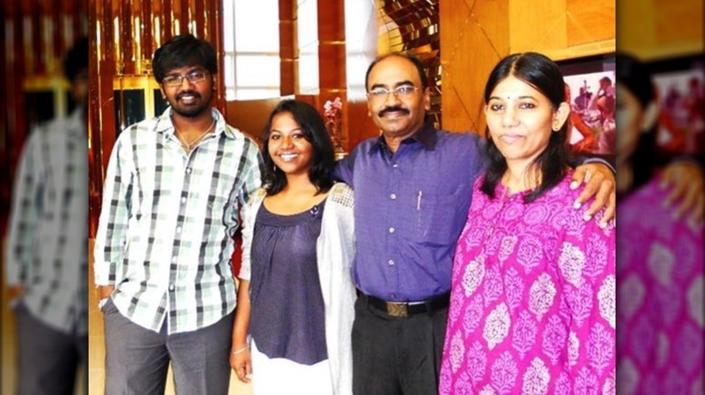 aarthi sampath and family