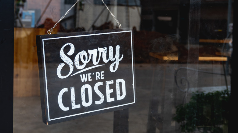 closed sign at restaurant