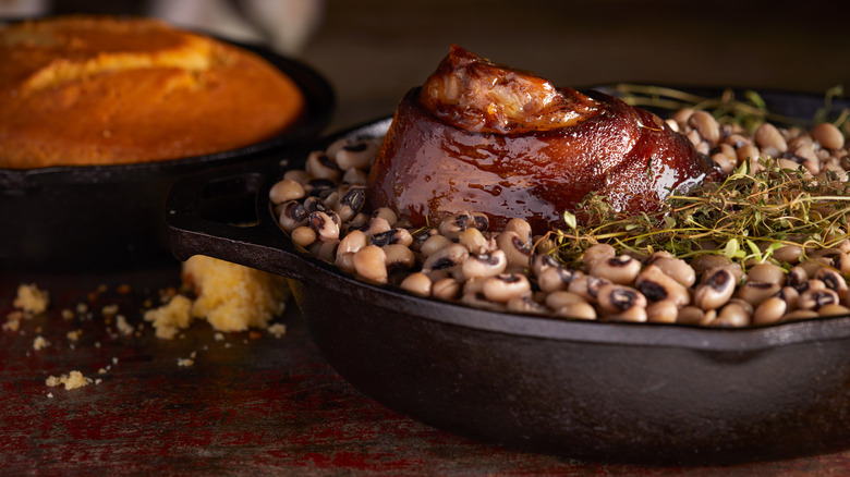 black eyed peas and corn bread 