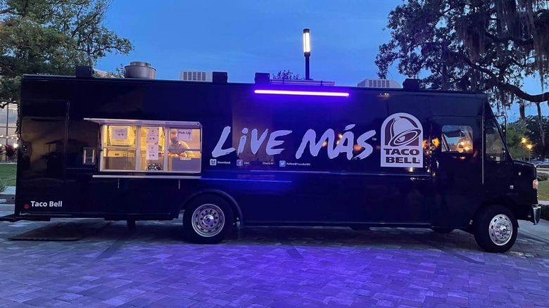 Taco Bell food truck