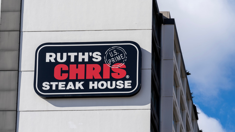 outside of ruth's chris