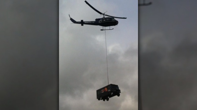 Helicopter air lifts Taco Bell food truck