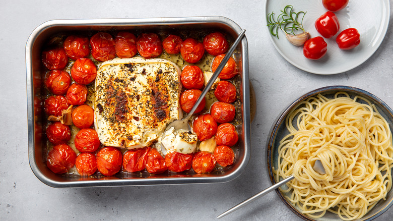 Baked feta pasta