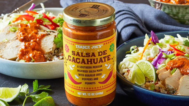 Trader Joe's Salsa de Cacahuate