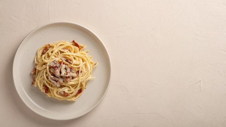 A plate of carbonara