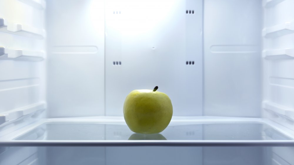 https://www.mashed.com/img/gallery/the-trick-to-keeping-apples-fresh-longer/how-to-store-apples-1586526715.jpg