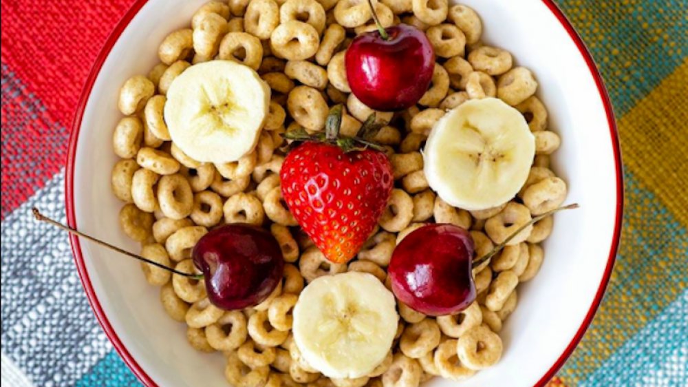 sliced bananas on top of cereal