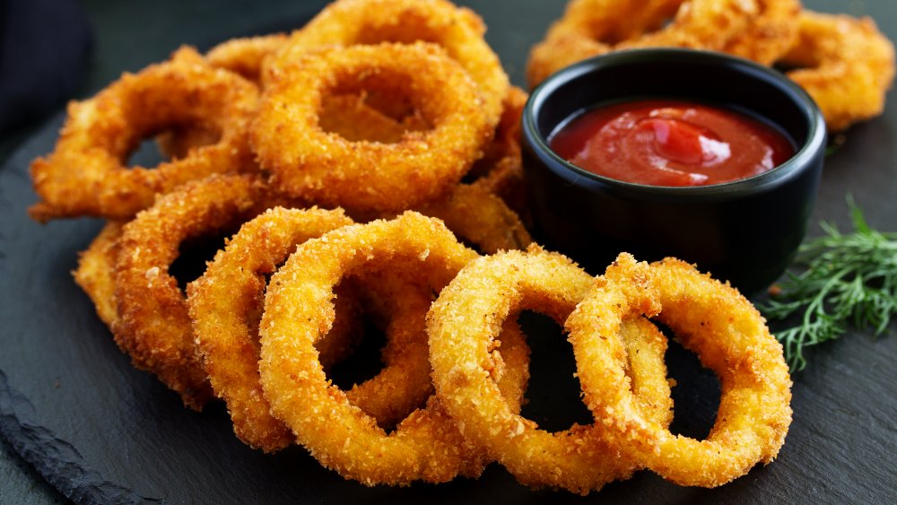 burger king Onion rings with sauce