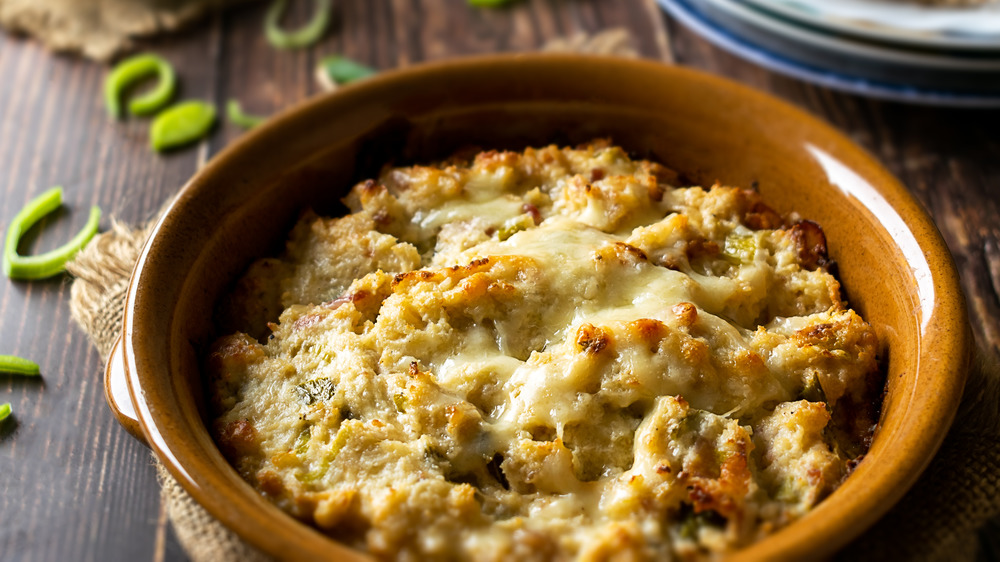 Cauliflower gratin in brown bowl