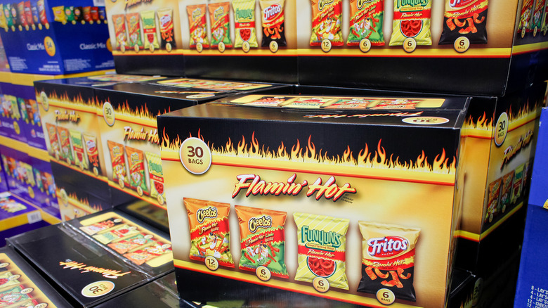 Flamin' Hot snack chips box