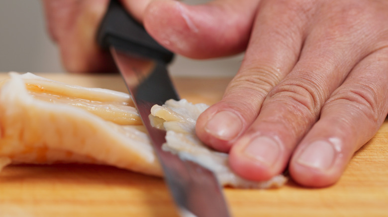 Preparing geoduck