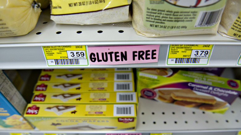 gluten free sticker in grocery store