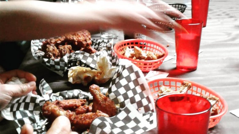 Wing eating contest