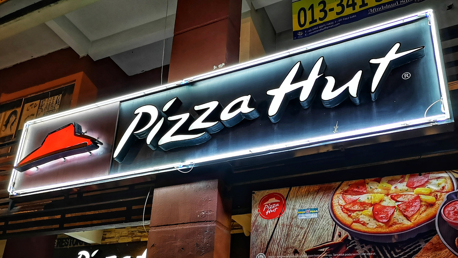 The Truth About Pizza Hut And Papa John S 90s Legal Battle   L Intro 1628354455 