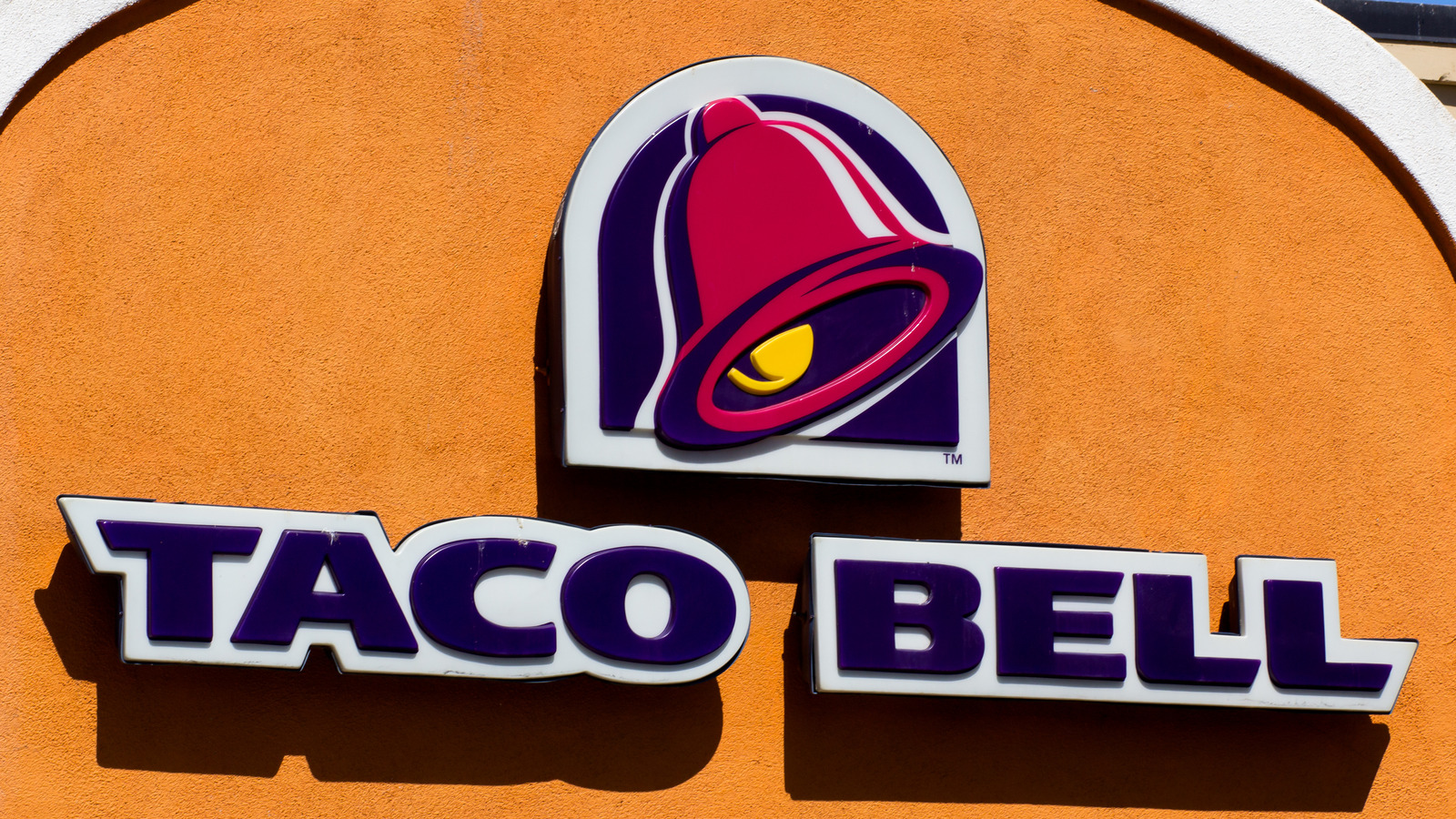 Really Weird Rules Taco Bell Employees Are Forced To Follow