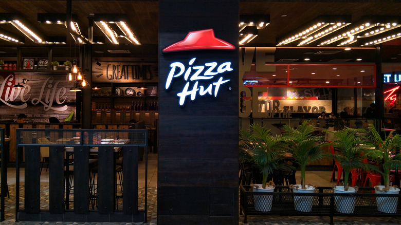 Pizza Hut restaurant