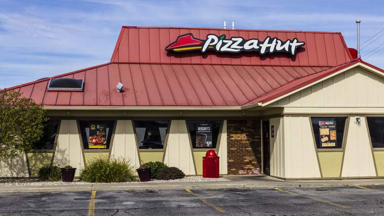 Classic Pizza Hut restaurant 