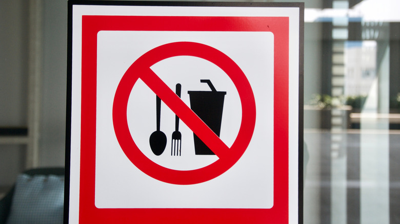 No food allowed sign outside building