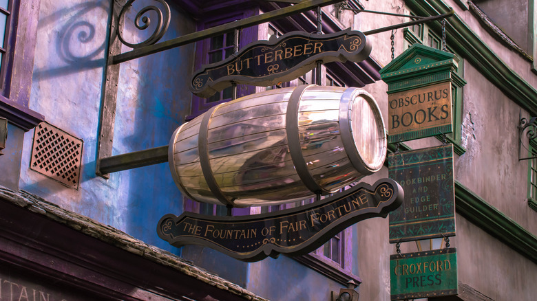 Butterbeer sign at Universal Studios