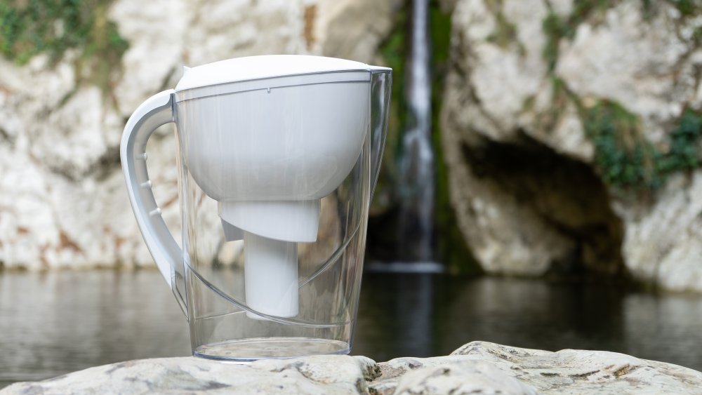 water filtration pitcher