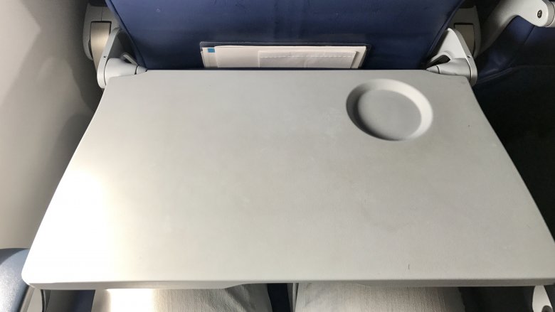 airplane tray table