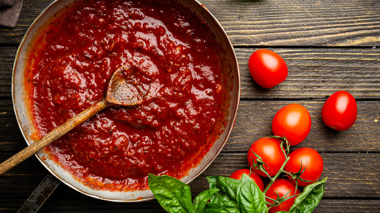 red tomato sauce