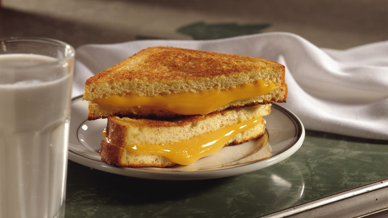 Grilled cheese on a plate