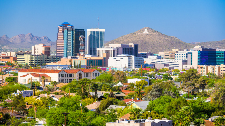 Tucson, Arizona skyline