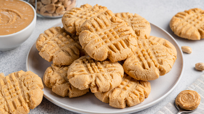 plate of peanut butter cookies