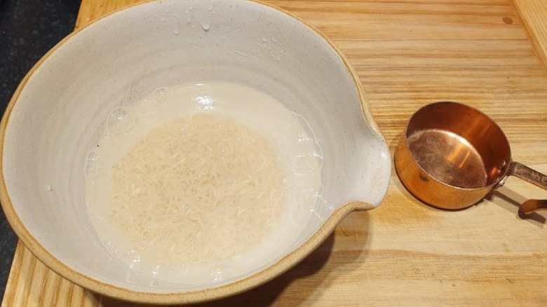 soaking basmati rice in water