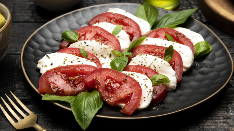 mozzarella caprese salad