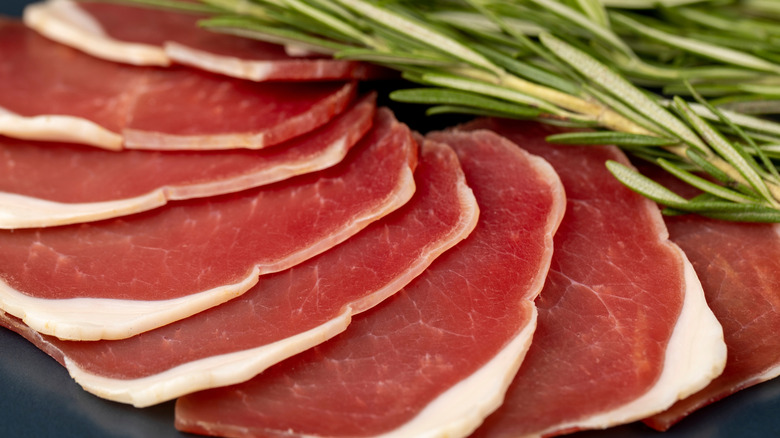 ham slices with rosemary