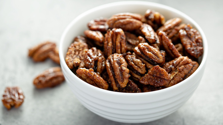 pecans in a bowl