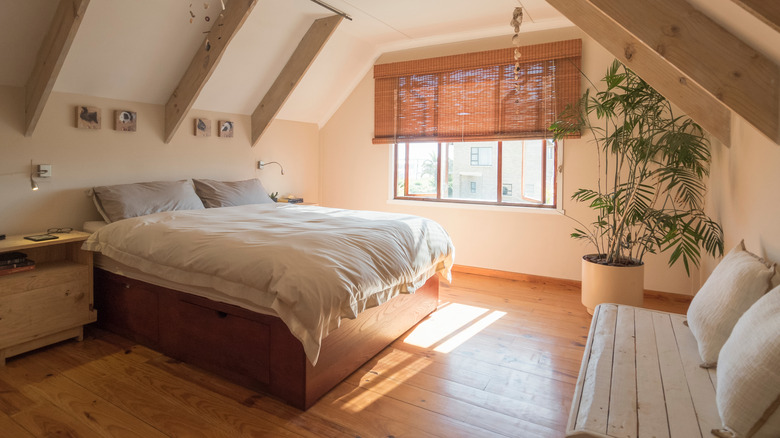 Guest bedroom