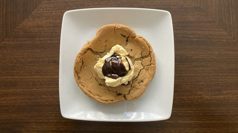 Chili's skillet cookie on plate