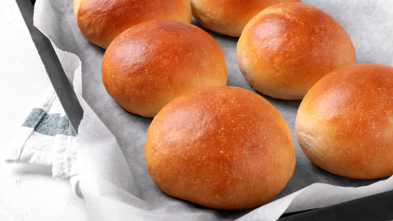 buns on baking tray