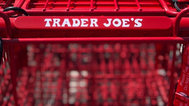 trader joe's shopping carts